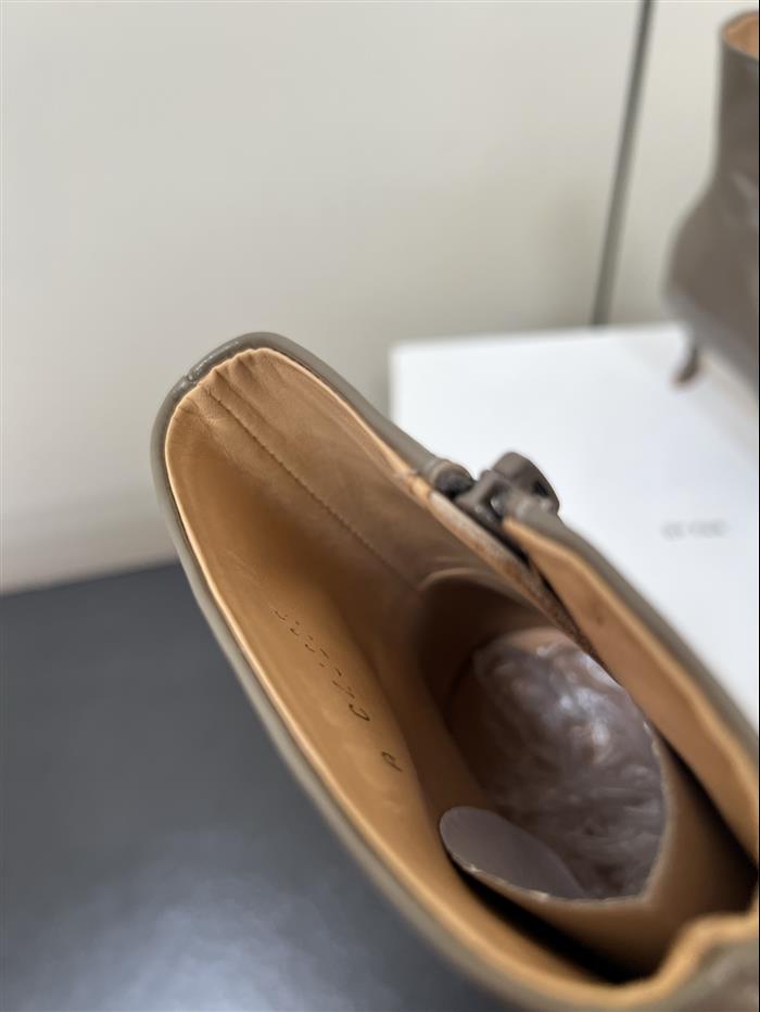 20251128174331676 390